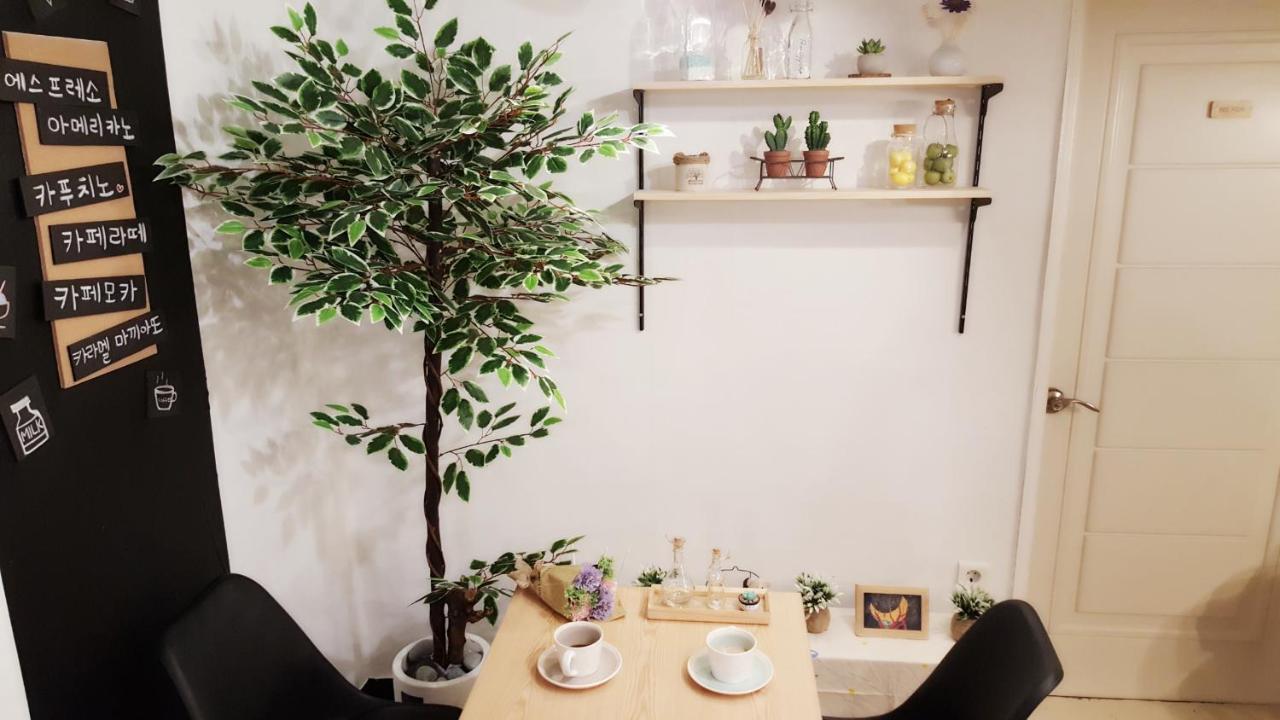 Hongdae Mainstreet Two Room House Seoul Bagian luar foto
