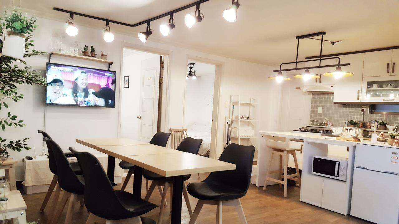 Hongdae Mainstreet Two Room House Seoul Bagian luar foto
