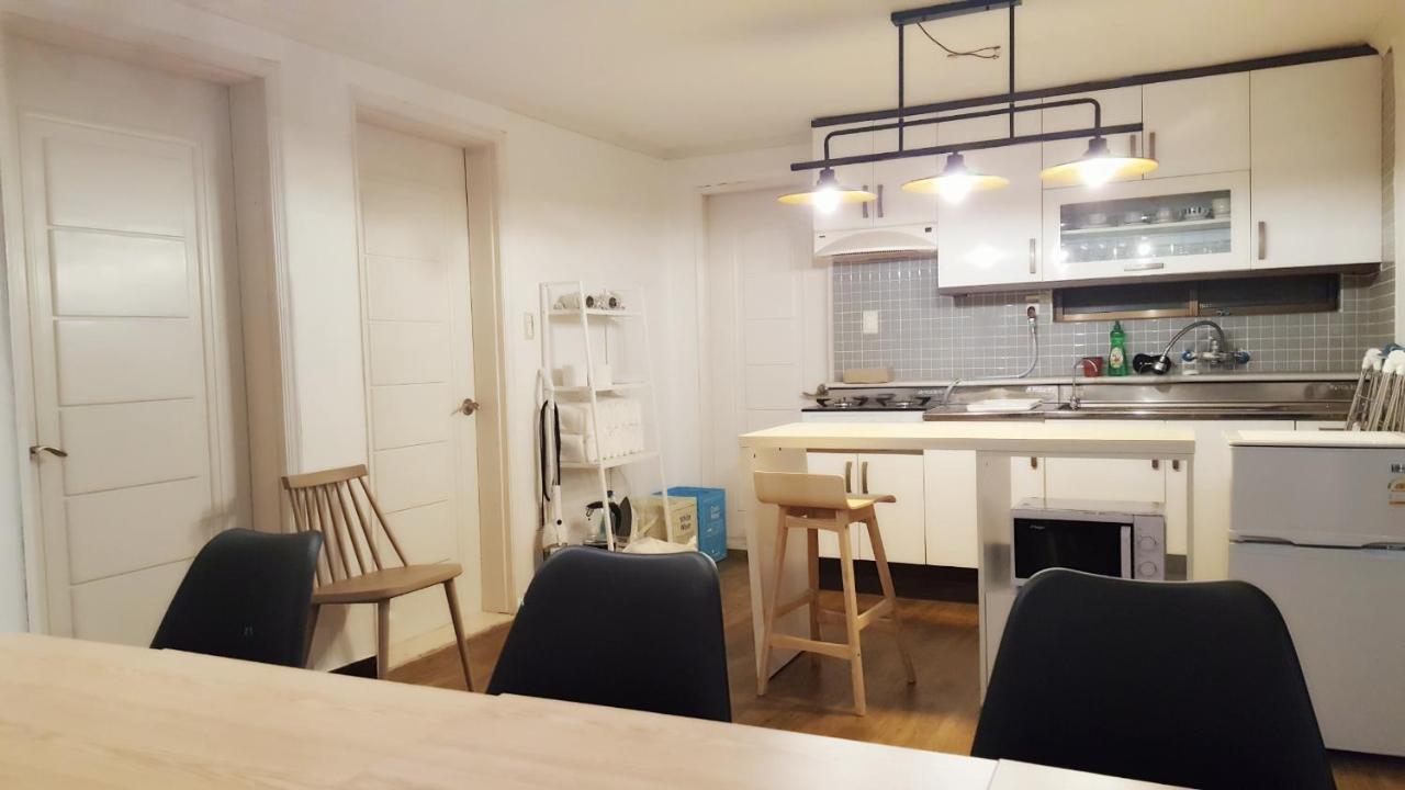 Hongdae Mainstreet Two Room House Seoul Bagian luar foto